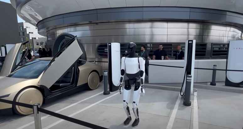 Robot at Tesla Diner